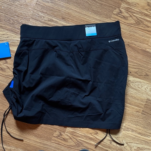 Columbia Black Women's Skort - Picture 3 of 3